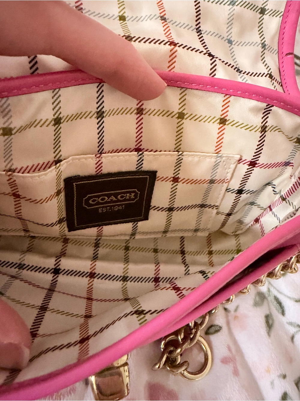 🌸 Coach SUPER RARE Turnlock Hot Pink Colorblock Tattersall Legacy Gold Chain - Picture 8 of 8